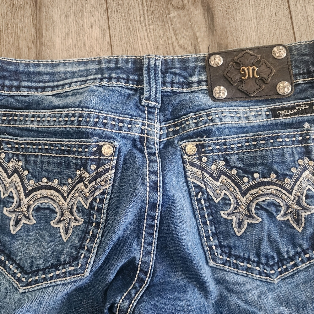 Miss Me Straight Leg size 28 x 33 Rhinestone Bling pockets